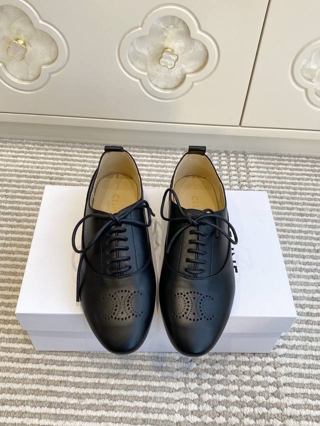 Celine 25Ss Autumn/Winter New Arrival Triumphal Arch Lace-up British Style Leath