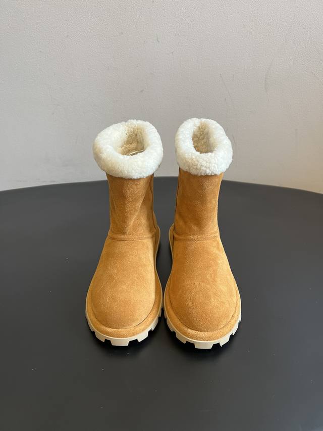 Top Quality Miu Mi* 25Ss Autumn/Winter New Fleece-Lined Short Snow Boots. The up