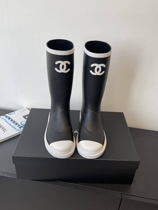 Chanel 26Ss super popular rain boots! I finally got my hands on these amazing ra