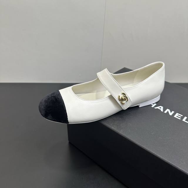 Chanel 25Ss Spring/Summer Gold Toe Flat Ballet Shoes The retro Mary Jane style i
