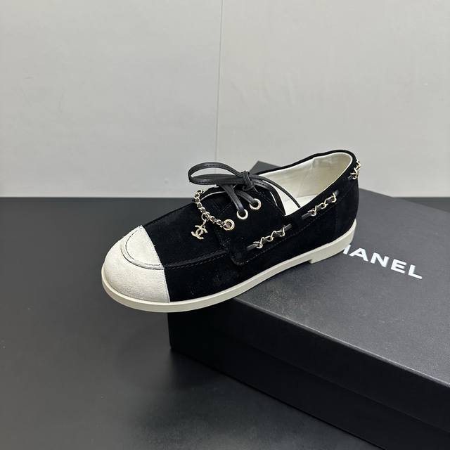 Chanel 26C New Patchwork Chain Casual Flat Shoes These shoes have a relaxed, vac