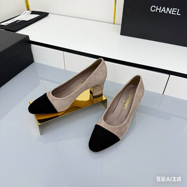Chan*L Classic Slingback Chanel Sandals! Flats! Just like Coco Chanel said: Fash