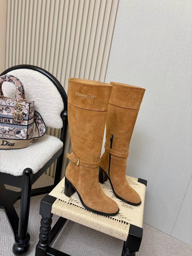 Factory Price PP Leather Sole Rubber 590 D-Major Boots feature a striking look