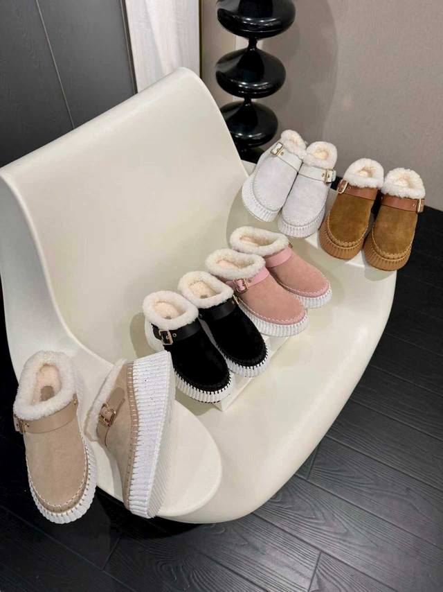 2025, Chloe's new casual shoes are now available at boutiques. Since their sprin