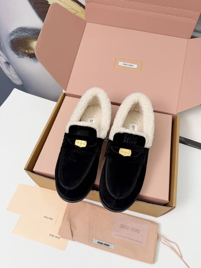 Miumiu 25Fw Gold Coin Loafers Miu girls' new color loafers are here! This autumn