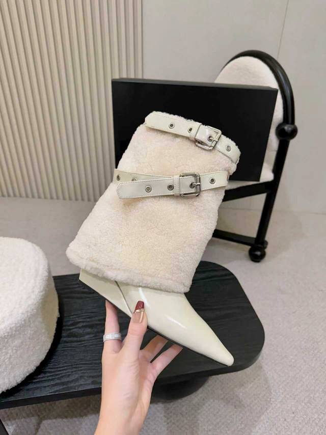 Pointed-Toe Slip-On Boots