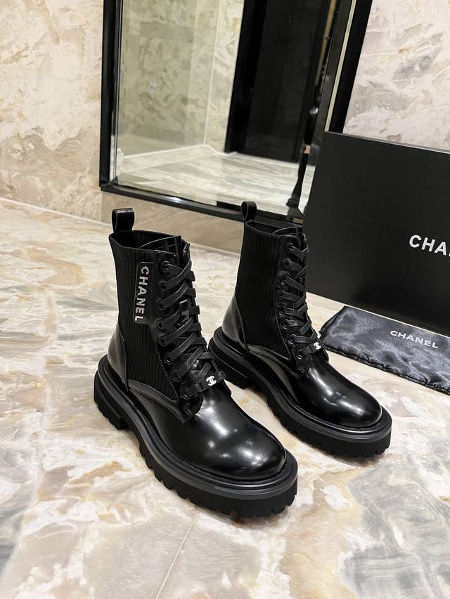 Chanel Fall/Winter New Arrival 24 B Letter Riding Boots. These riding boots are