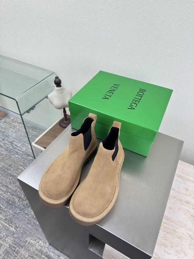 Bottega Venet* Men's and Women's Astaire Chelsea Elastic Wrap Boots with Thick S