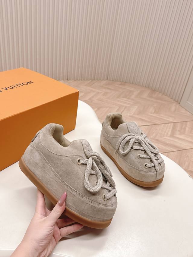 Top-tier version for women and men: Lv x Nigo collaboration Yeti chubby loafers.