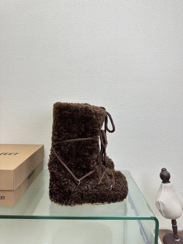 Moon Boots, Teddy Bear Fur Long Boots, Factory Price p Items worn by Wang Hedi a