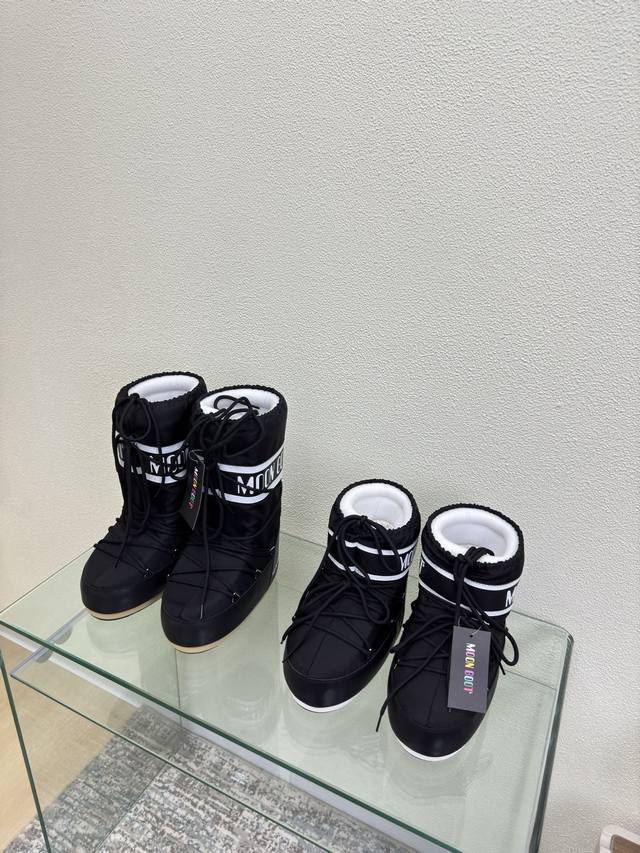 Moon Boot, Black, Factory Price p Black, a must-have ski item worn by Wang Hedi