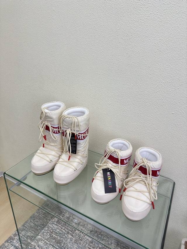 Moon Boots, Heart Style, Factory Price p A must-have ski item worn by Wang Hedi