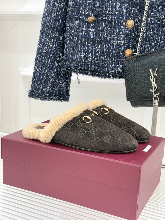 Factory Price Gucci 25Wf New Horsebit Slippers Embossed Toe-Up Half-Slippers Cla