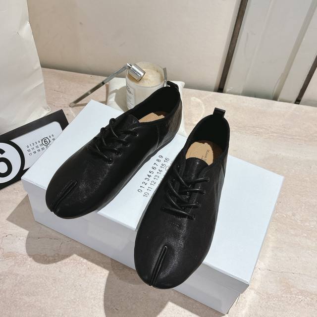 2025Maison Margie*Magie Split-Toe Chunky Heel Flat Retro Mary Jane Lace-up Split