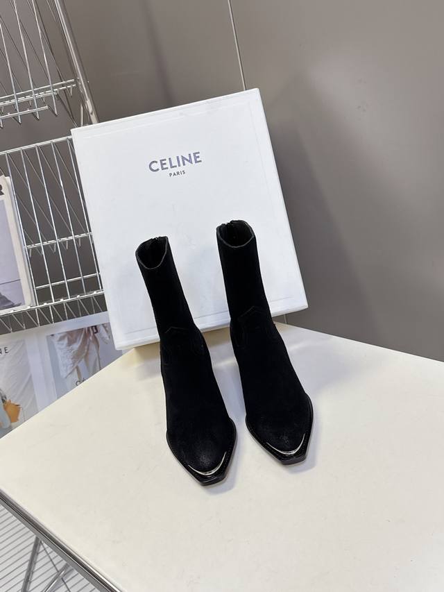 Celine's latest Fall/Winter fashion boots, runway style, fashion blogger's pick,