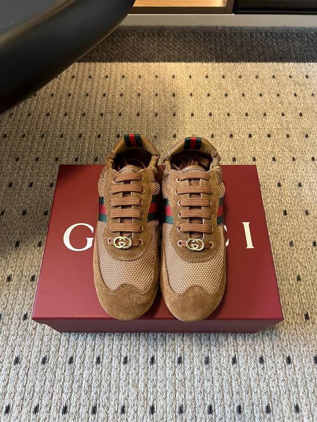 Top Quality Gucc* 25Ss Retro Sneakers Series. The upper combines mesh and suede,