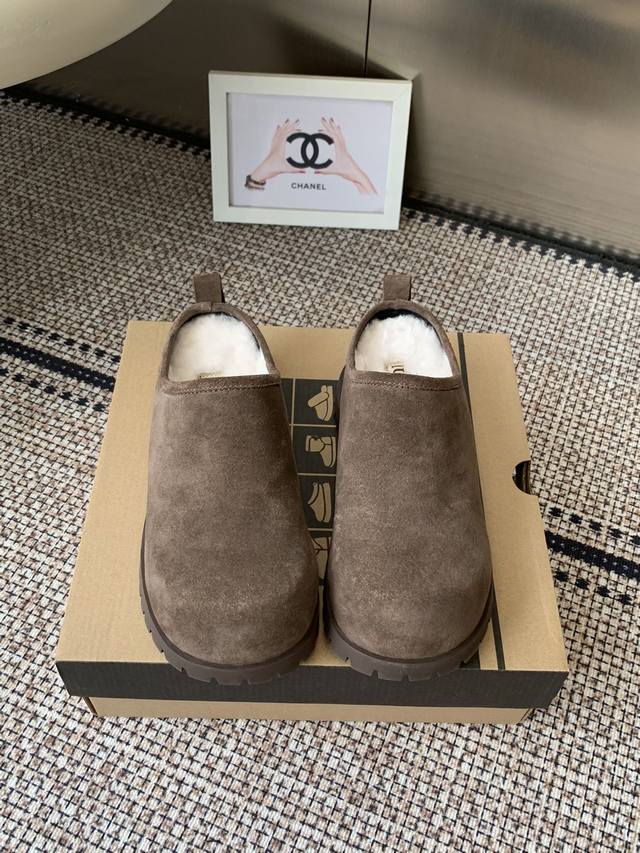 Ugg 25Ss Autumn/Winter New Wool Sandals. The moment you step into these fluffy s