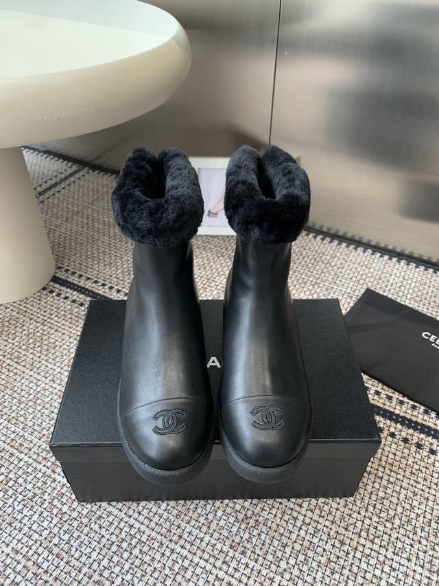 Chanel Fall/Winter New Furry Ankle Boots, High-Quality, Latest Color Scheme, Pop