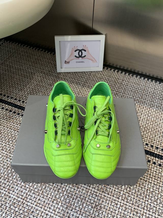 Retail-grade Balenciaga new German training casual shoes. Original purchase, de