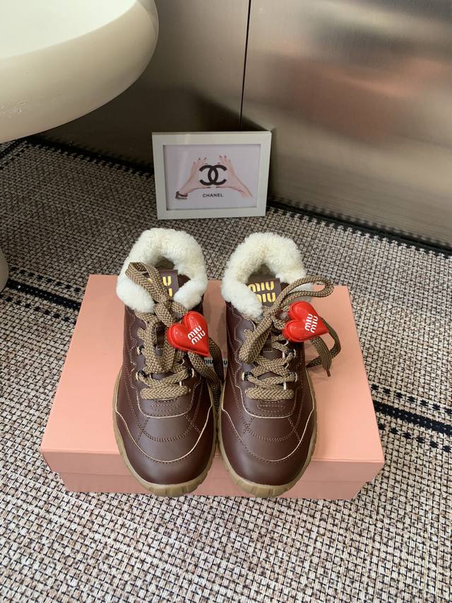 Miumiu Fall/Winter Newest Furry Shoes, Biscuit Shoes, Casual Shoes, Accessories