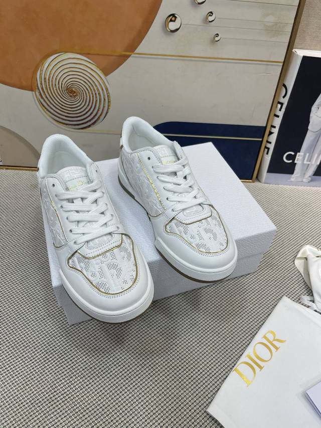 Top-tier new series Original purchase and development. This season's new Dior On