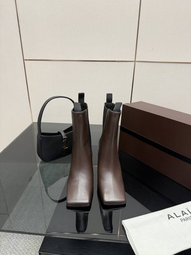 Top Quality Alaia Steps into my comfort zone, so cool and stylish These shoes in