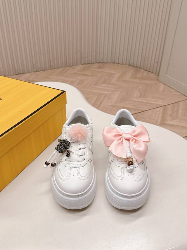 Selling Fendi's latest Match asymmetrical magic platform Charm Match lace-up sn