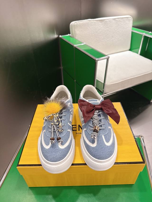 K023 Fendi's new Match asymmetrical magic platform Charm Match lace-up sneakers.