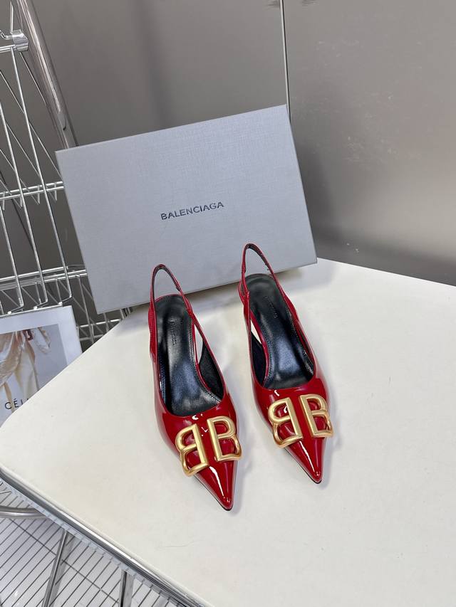 Balencaga New Patent Leather Bb Hardware Buckle Series! This shoe style is a lad