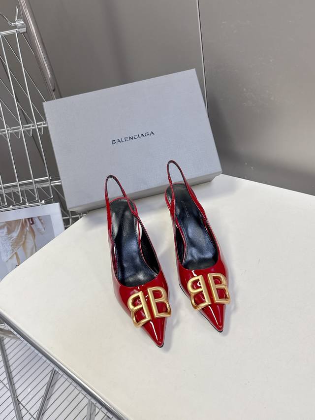 Balencaga New Patent Leather Bb Hardware Buckle Series! This shoe style is a lad