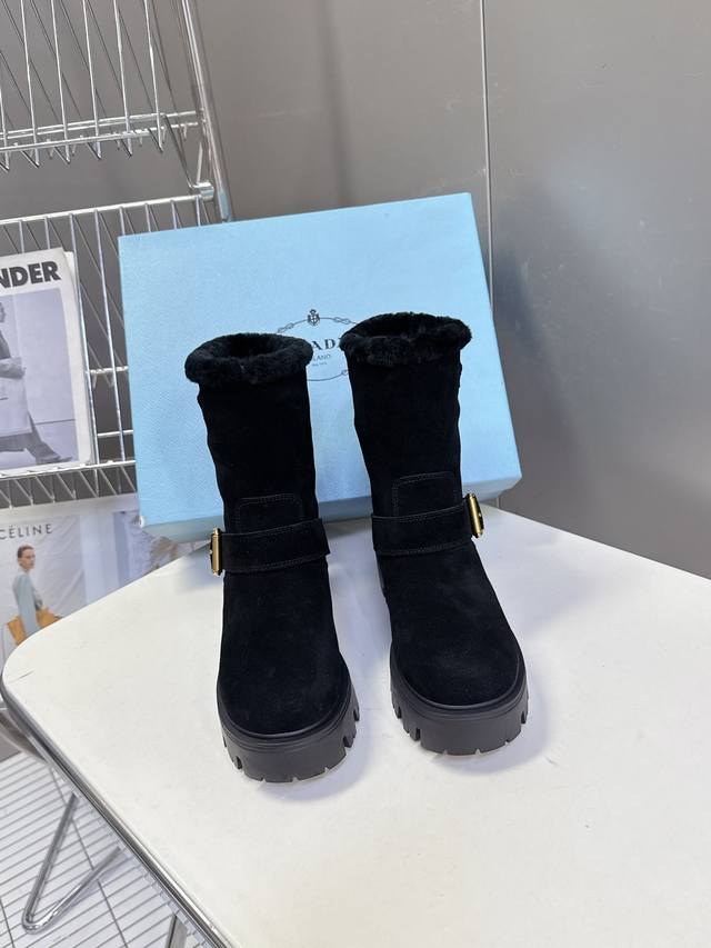 Prada Fall/Winter Newest Triangle Logo Slip-on Fur Boots A must-have for many c