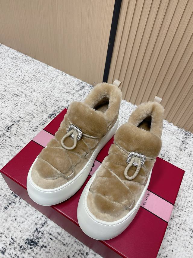 New Casual Thick-Soled Furry Shoes Five-centimeter Eva platform sole, lightweigh