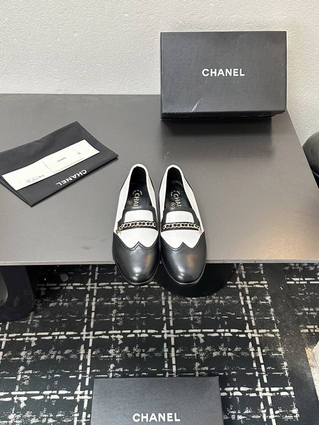 Chanel Vintage Chain Classic Retro Lambskin Color-Blocked Loafers/Slip-Ons Color
