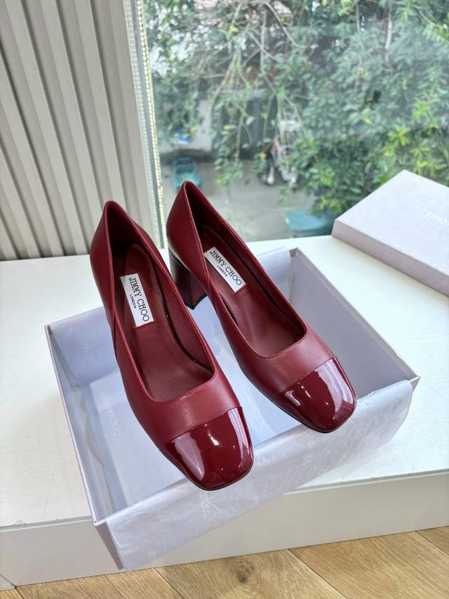 G987 Top-tier Jimmy Choo 25Fw New The classic cross-strap design of these Mary J