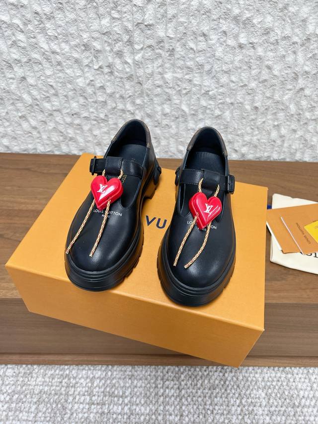 Button +50 G039 Louis Vuitton 26Ss Early Spring New Mary Jane T-Strap Loafers T