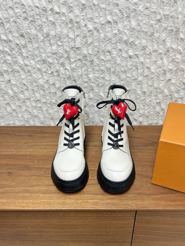 Button +50 G039 Louis Vuitton 25Ss Fall/Winter New Ankle Boots Lace-up Thick-sol