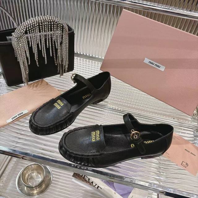 Spring/Summer 26Ssmiumiu Retro Mary Jane Shoes! When girlish charm collides with