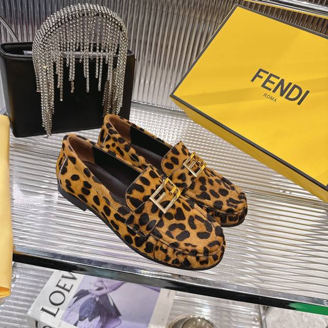 26 Spring/Summer Fendi Shoes! Classic buckle embellishments exude a luxurious fe