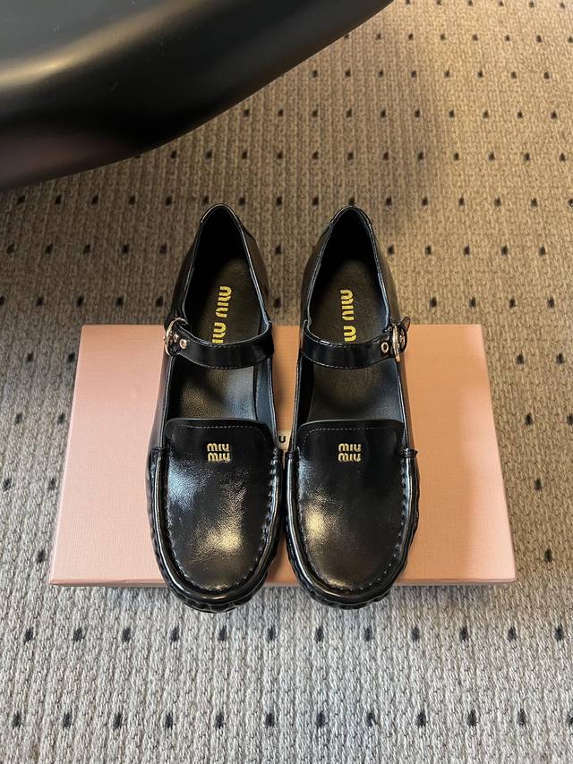 Top Quality p Miu Mi* Retro Preppy Mary Jane Loafers Combining the buckle design