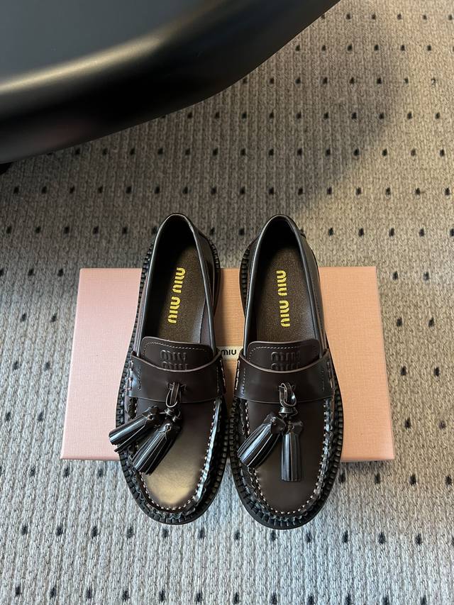 Top-tier Miu Miu 25Fw New Heather Color Tassel Loafers These new loafers are so