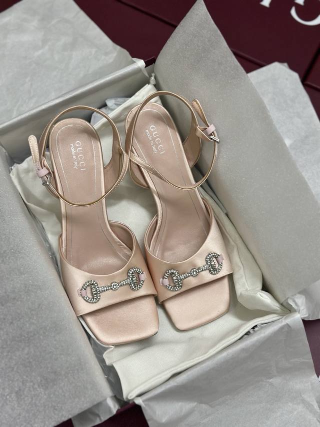 2026 Spring Top-Tier Rubber Sole, Genuine Leather Sole, Size 240 High-Quality Gu