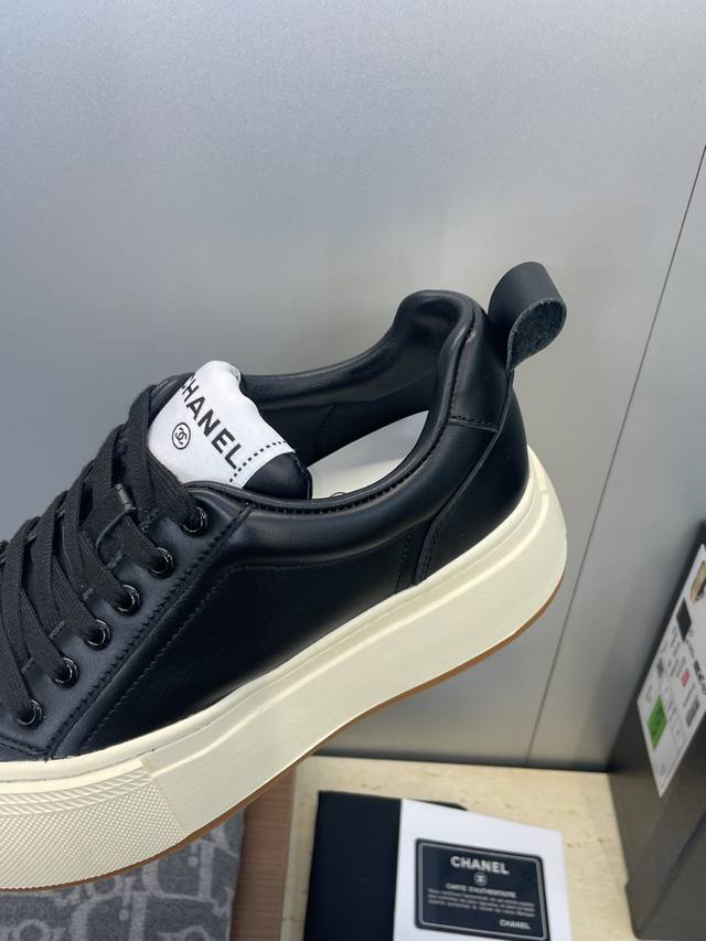 Factory price Chanel 2025 Autumn/Winter New Lace-up Casual White Sneakers with C