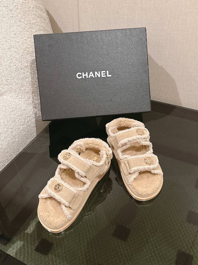 25K Spring/Summer Classic Style! These beach shoes are all the rage online! The