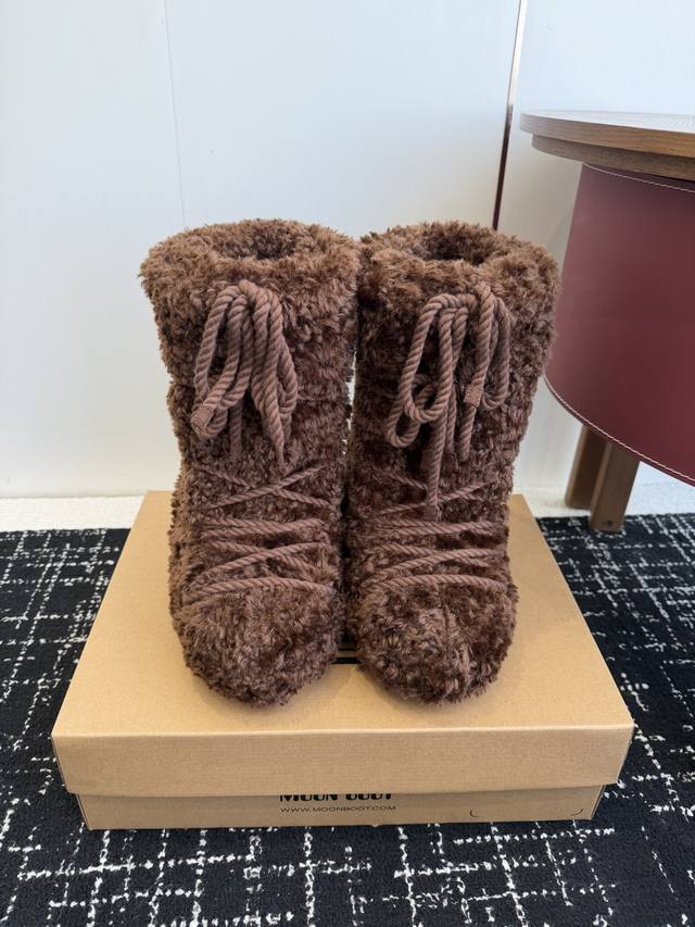Retail-grade Short and Long Styles Moon Boot 2025 vs. Autumn/Winter Latest Snow