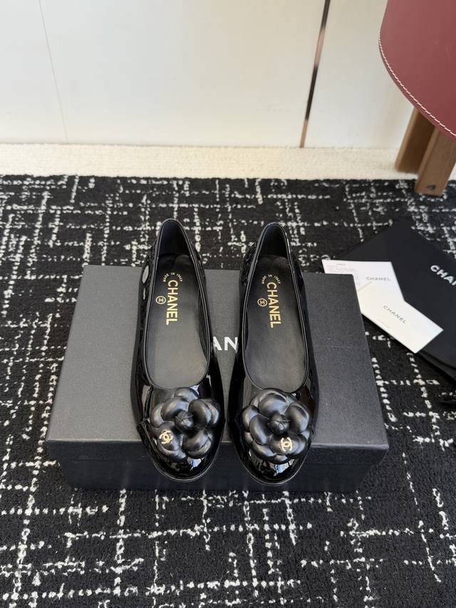 Retail Item Chanel's classic camellia flats from the 2025 collection are back! M
