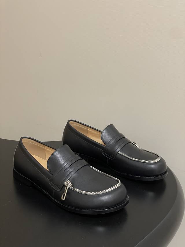Jw Anderson 25Fw Autumn/Winter New Zipper Loafers, Round Toe, Flat, Retro Britis