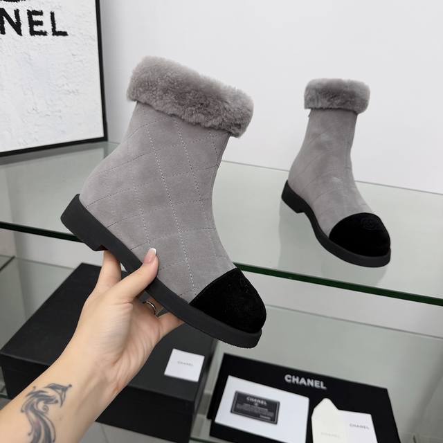 High-quality Chanel 2025 Fall/Winter latest ankle boots from the boutique, a mu
