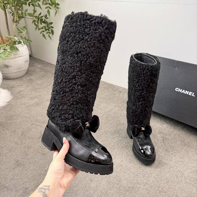 High-quality Chanel 2025 Fall/Winter latest style long boots from the boutique,