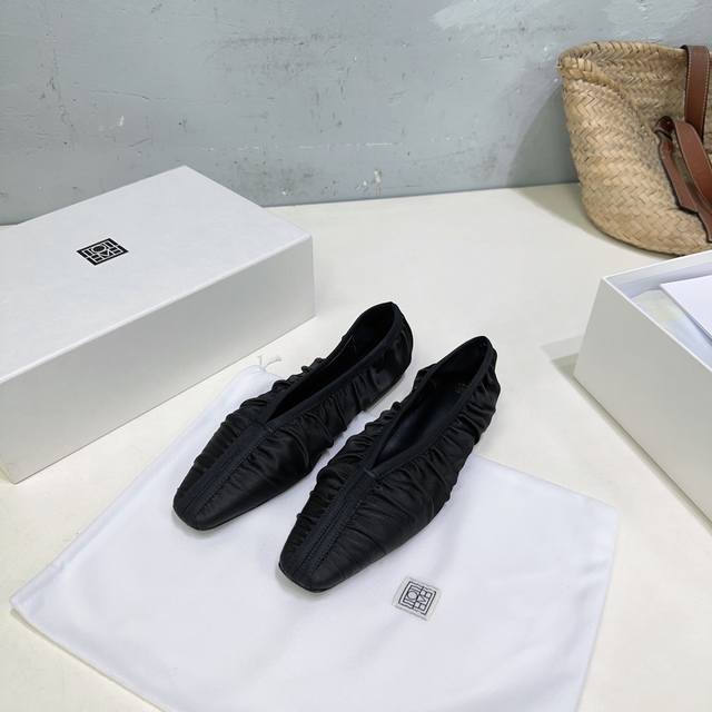 High-quality factory release! Toteme, a niche trendy brand, presents a perfect