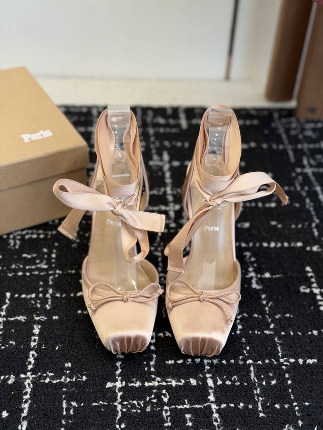 Retail-grade genuine silk rhinestone 300 Christian Louboutin Spring/Summer new f